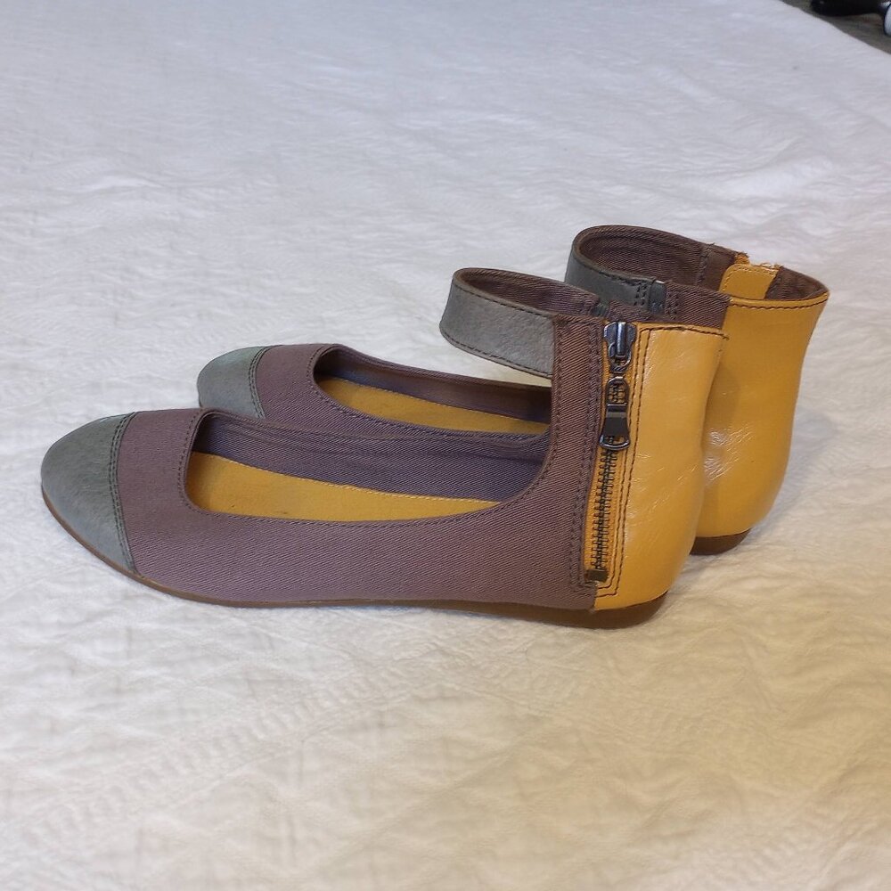 BC Flats with Ankle Strap and Side Zip, Size 7.5